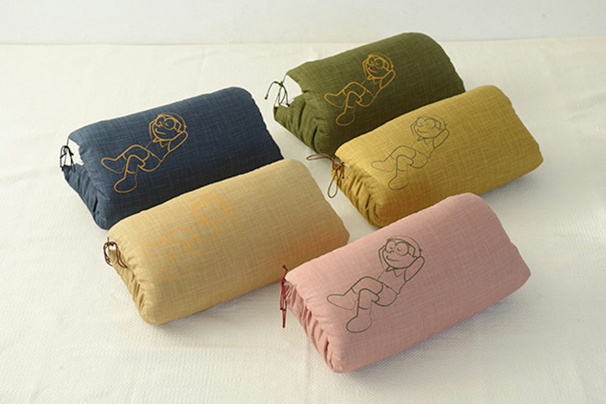 Nobita Nobi, Zabuton, 綿, Cushion, Pillow, Nap, Cotton, Doraemon, Product, Blanket, Zabuton, product, product, product design, material