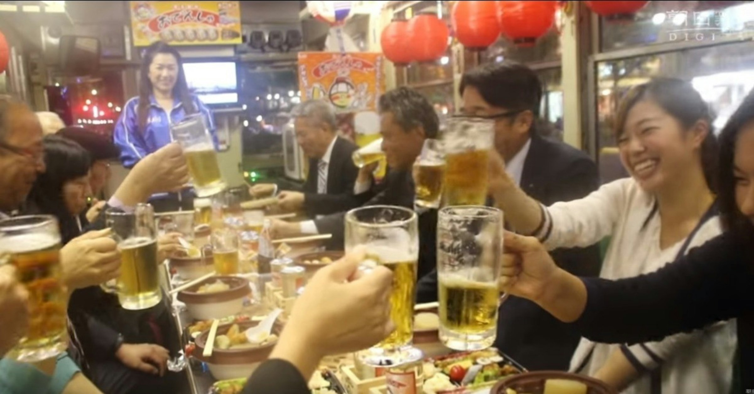 Street food, Lunch, Cuisine, Alcoholic Beverages, Brunch, Food, Fast Food "M", Street, Product, Fast food, dish, food, cuisine, dish, meal, lunch, drink, brunch, product, fast food, street food