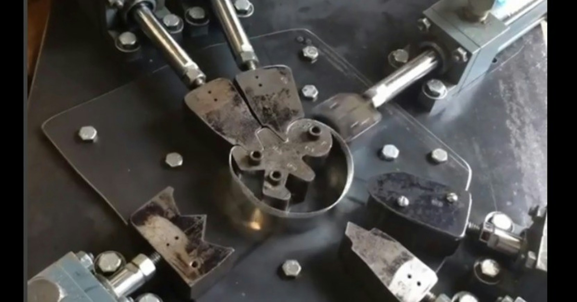 Die casting, 优美客, Molding, Machine tool, Video, HTTP cookie, Cookie cutter, Biscuits, Music, Computer file, Cookie Cutters, machine tool, machine, auto part, automotive engine part, hardware, carburetor, product, metal, wheel, engine