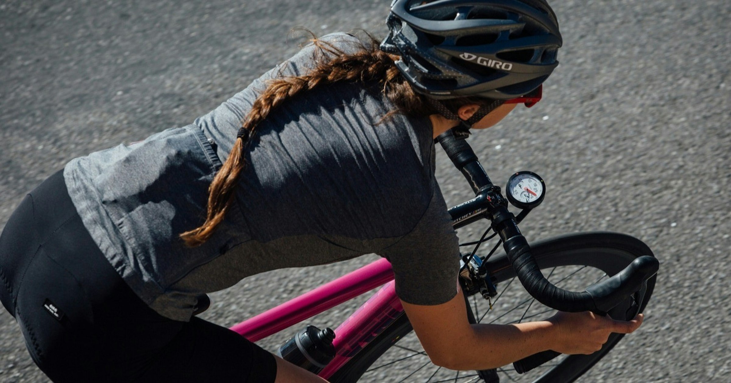 Skunklock, Bicycle, Motor Vehicle Speedometers, Bicycle Computers, Motorcycle, Cycling, Fixed-gear bicycle, Racing bicycle, Bicycle Wheels, Analog signal, analog bicycle tachometer, road bicycle, footwear, cycle sport, helmet, bicycle, mode of transport, bicycle saddle, sports equipment, cycling, mountain bike