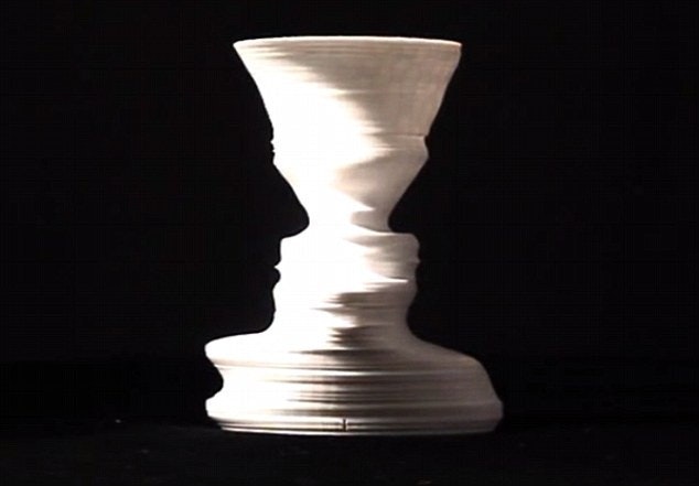 是利用3D列印製作出著名的魯賓花瓶這篇文章的首圖