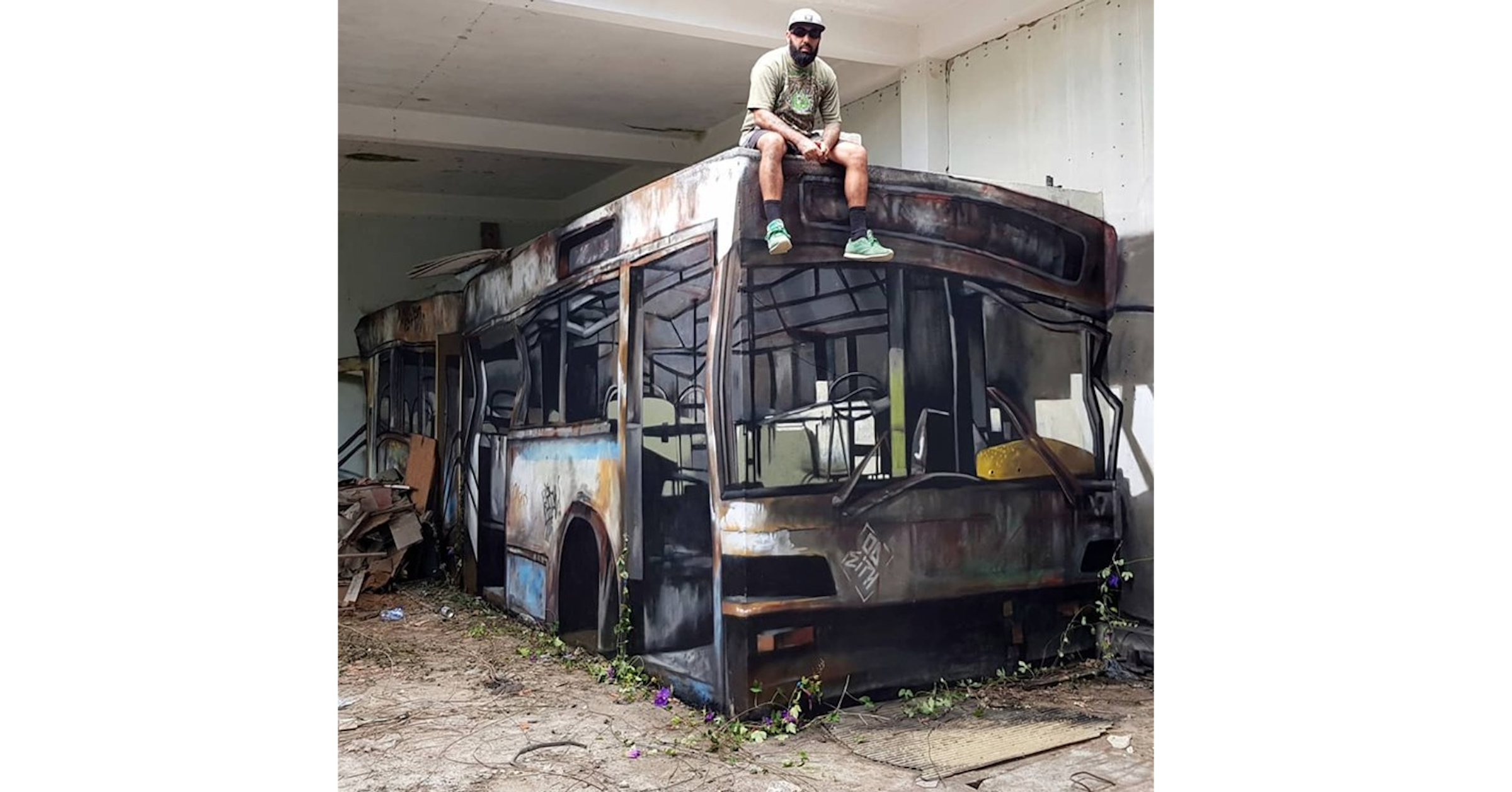Graffiti, Artist, Busker, Art, Painting, Street art, , Work of art, Bored Panda, Mural, Graffiti, Transport, Vehicle, Mode of transport, Bus, Trolleybus, Car, Machine, Metal, Tram