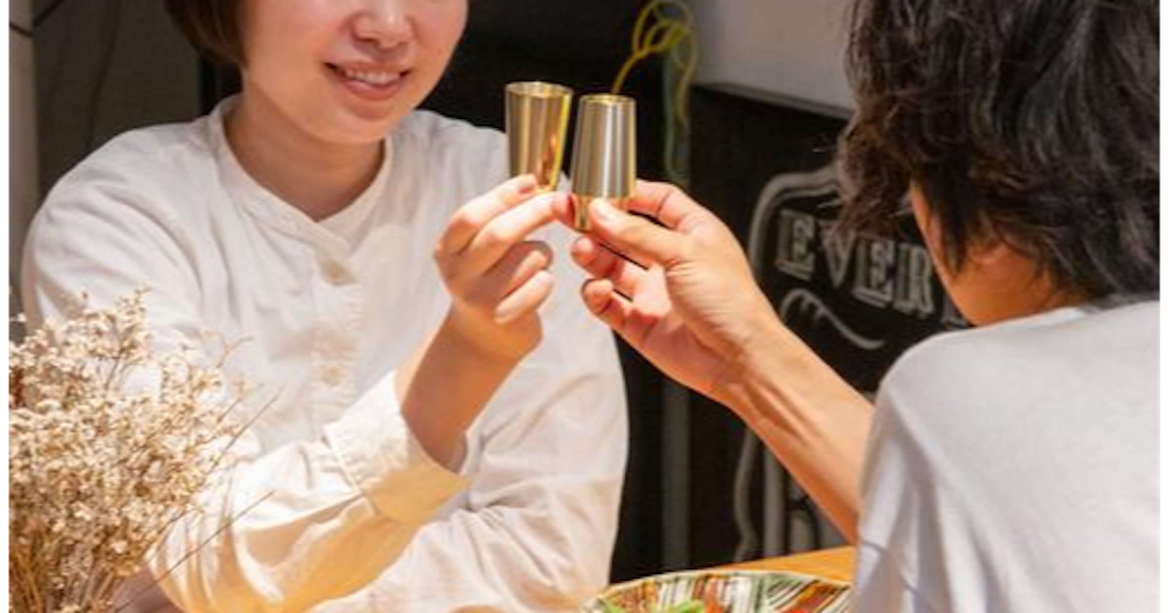 Stemware, Toast, Alcoholic Beverages, Table-glass, Cuisine, Drink, Eating, Makuake, 小泉屋, Alcoholism, stemware, Hand, Alcohol, Champagne, Glass, Drink, Nail, Wine, Drinking