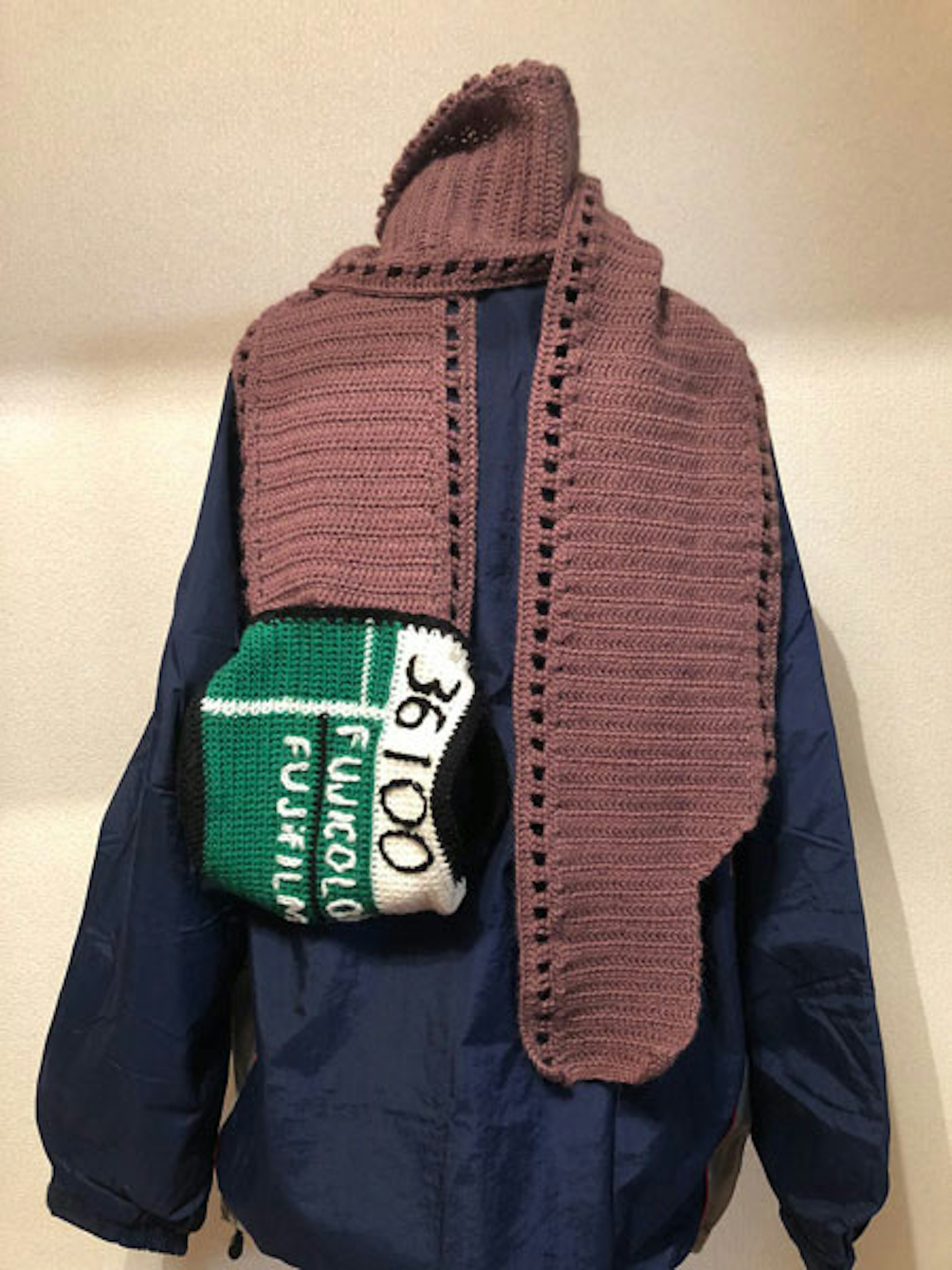 照片中提到了36 T00、GUJICOLO、FUJFILM，包含了富士フイルムマフラー、攝影膠卷、富士膠卷、富士フイルFUJIFILMフジカラーFUJICOLOR 100、負