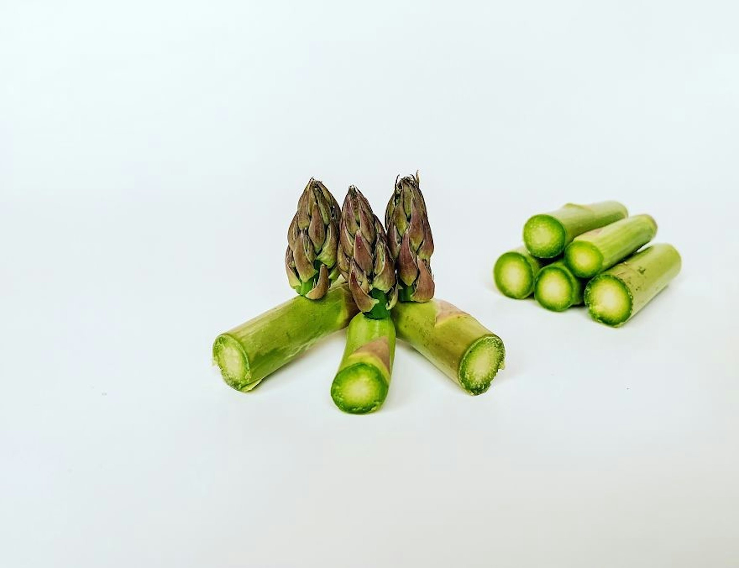 照片中包含了蔬菜、蔬菜、素食料理、水果、水果