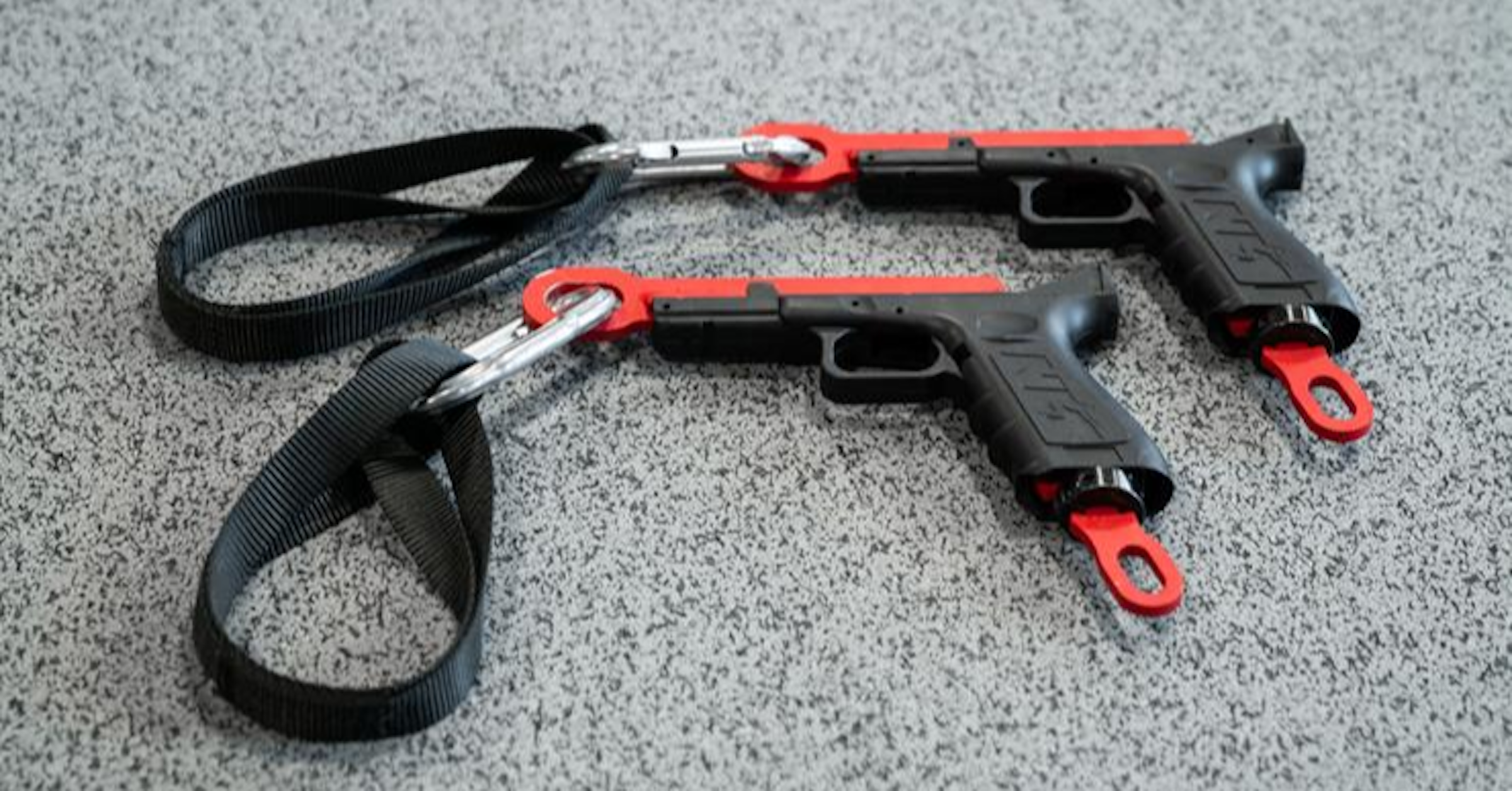 Pistol, , Training, Military Fitness: Trainieren wie die Kampfschwimmer. Maximale Kraft, Ausdauer und Schnelligkeit, Combat, Physical fitness, Exercise, Firearm, Fitness Centre, Soldier, firearm, Gun, Firearm, Tool, Everyday carry, Trigger, Fashion accessory, Carabiner
