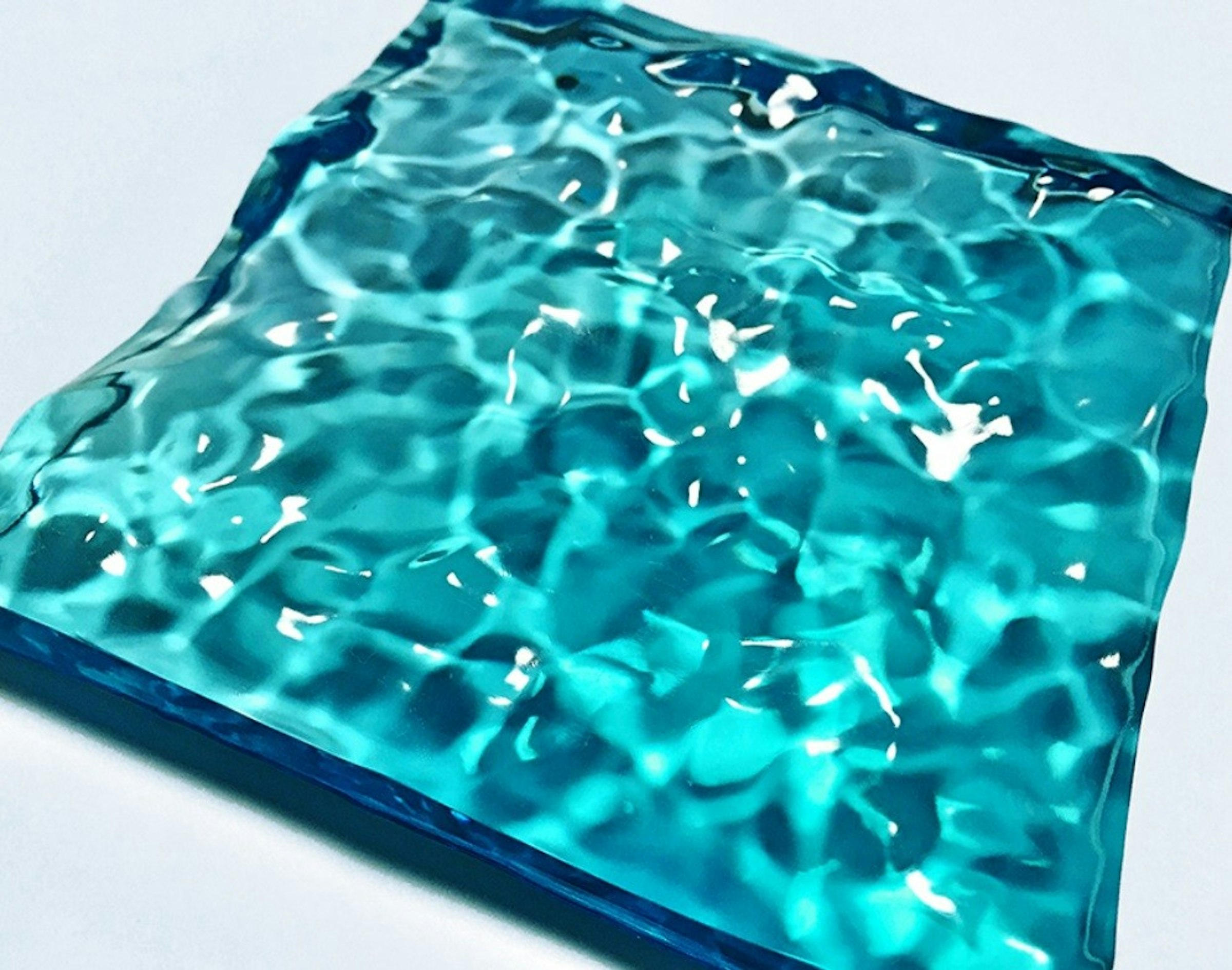 Sina Weibo, Japan, , Art, Microblogging, , Otaku, Sina Corp, , Culture, cobalt blue, Aqua, Blue, Turquoise, Teal, Green, Turquoise, Cobalt blue, Electric blue, Fashion accessory, Gemstone