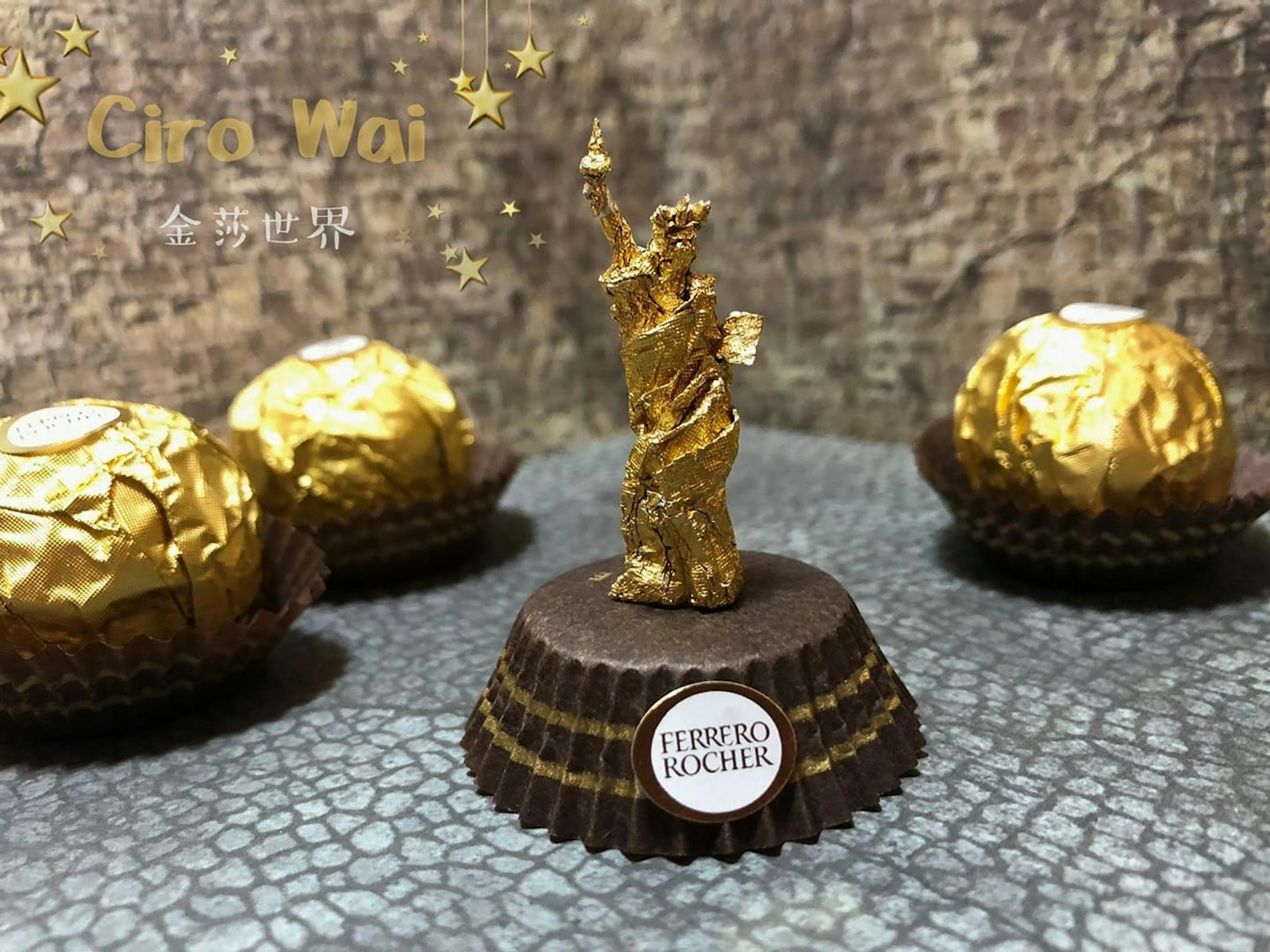 照片中提到了Gird Wai、金莎世界、FERRERO，跟費雷羅·羅徹（Ferrero Rocher）有關，包含了雕塑費雷羅羅徹、巧克力、費雷羅公司、雕塑