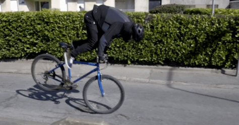 自行車專用安全氣囊夾克 0.08秒內充氣完成