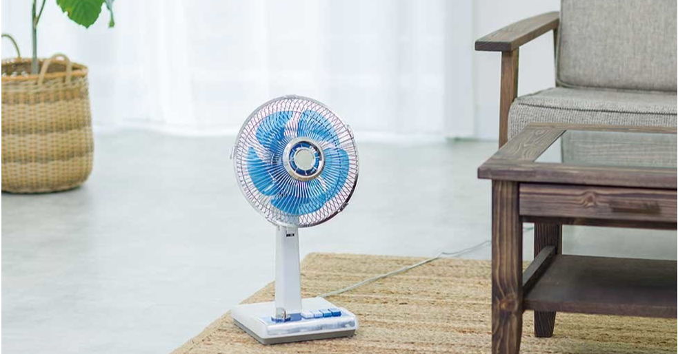 照片中包含了コイズミ klf 2035、小泉、風扇、復古風格、小泉檯扇 1pc