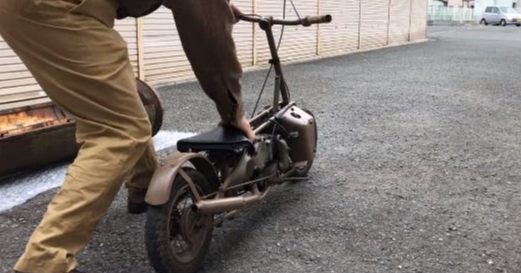 照片中包含了自行車配件、累、摩托車、輪、自行車