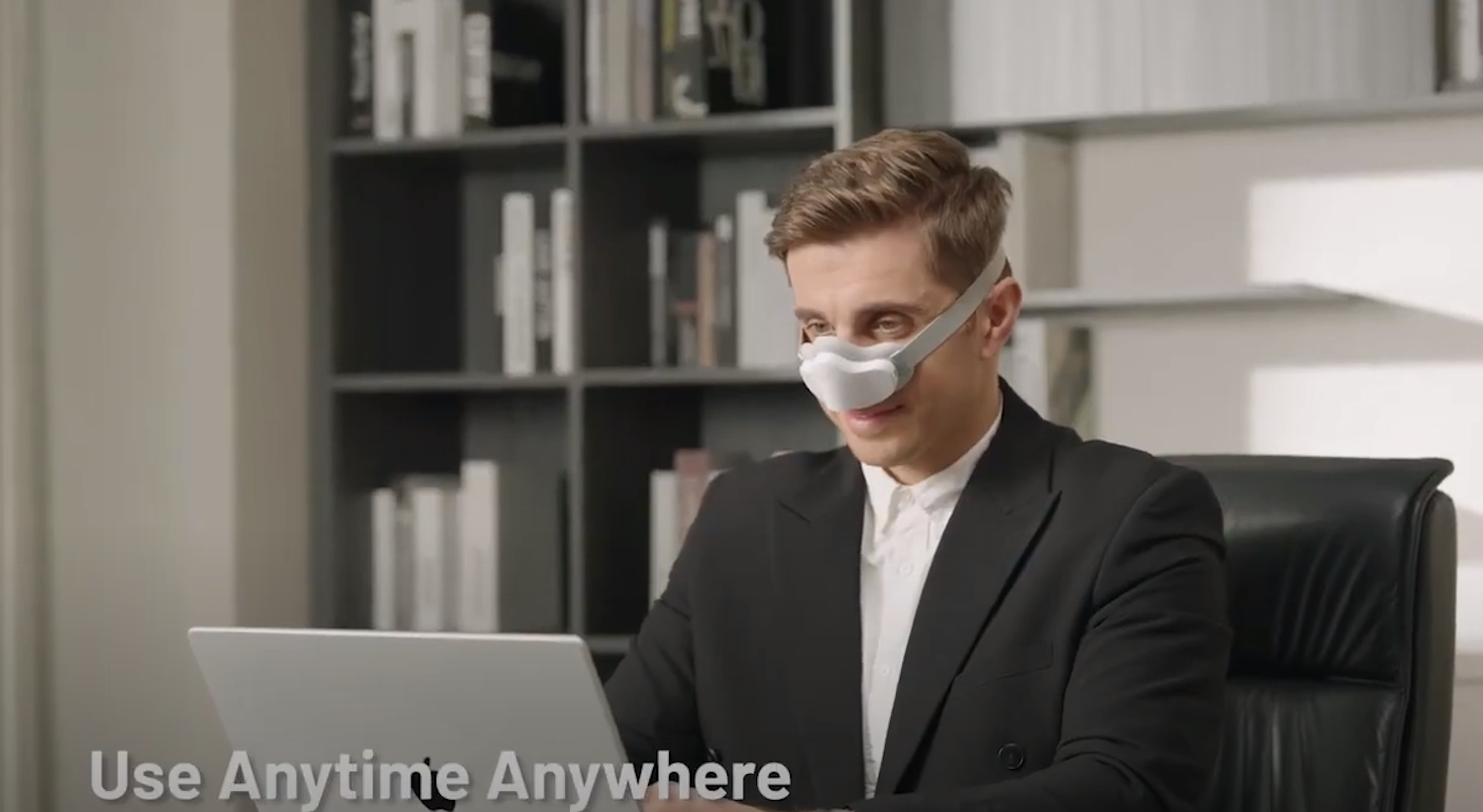照片中提到了Use Anytime Anywhere，包含了白領階層、白領階層、商業、燕尾服、企業家