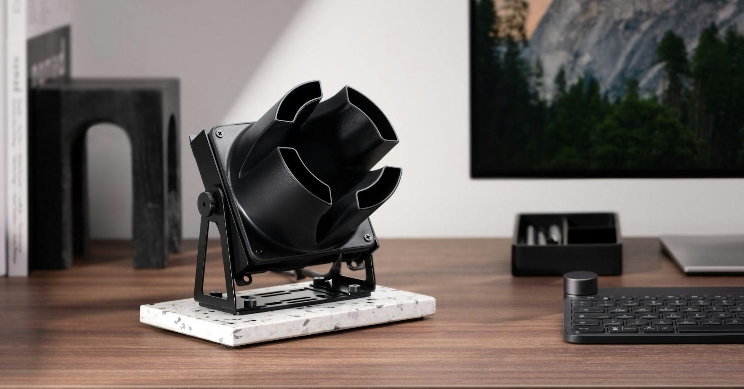 照片中包含了夜貓子、夜貓子、夜貓子、電腦、適用於 NH-L9i/L9a CPU 冷卻器的 Noctua NA-FD1 風扇管路套件