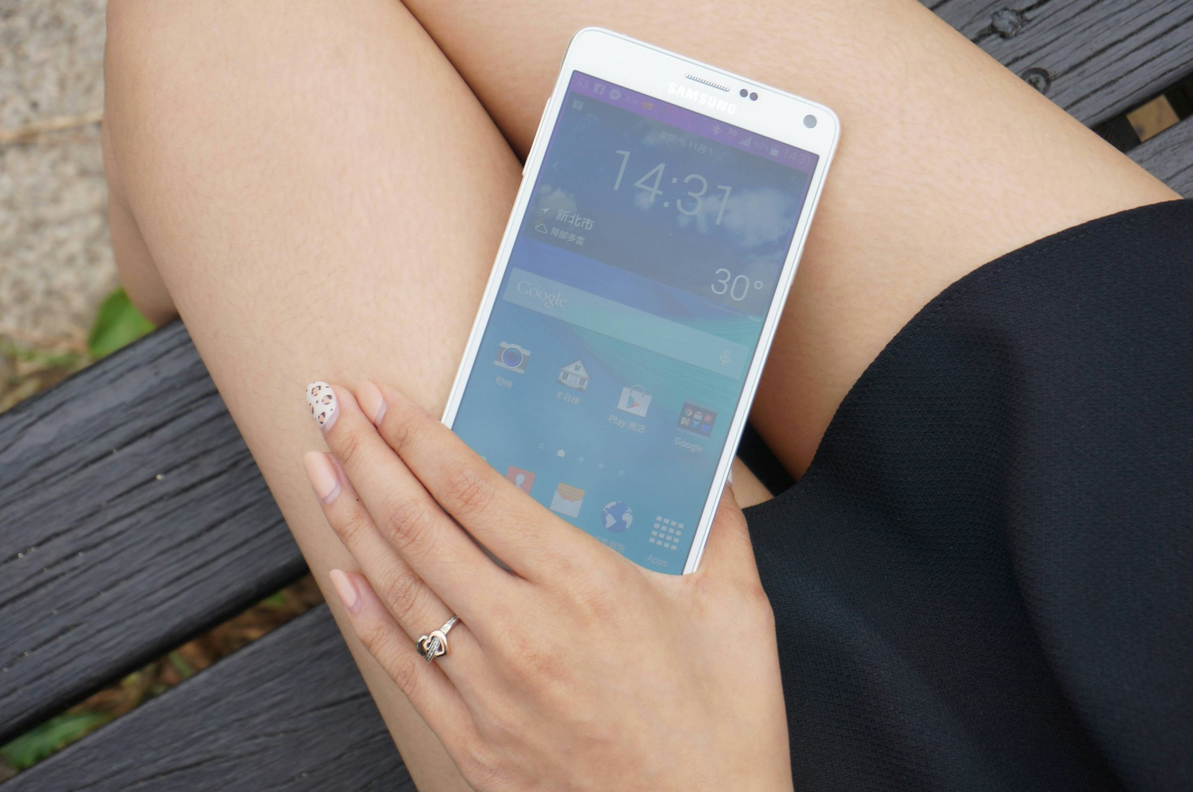 是Samsung Note 4 超高畫質的旗艦級大螢幕新機這篇文章的首圖