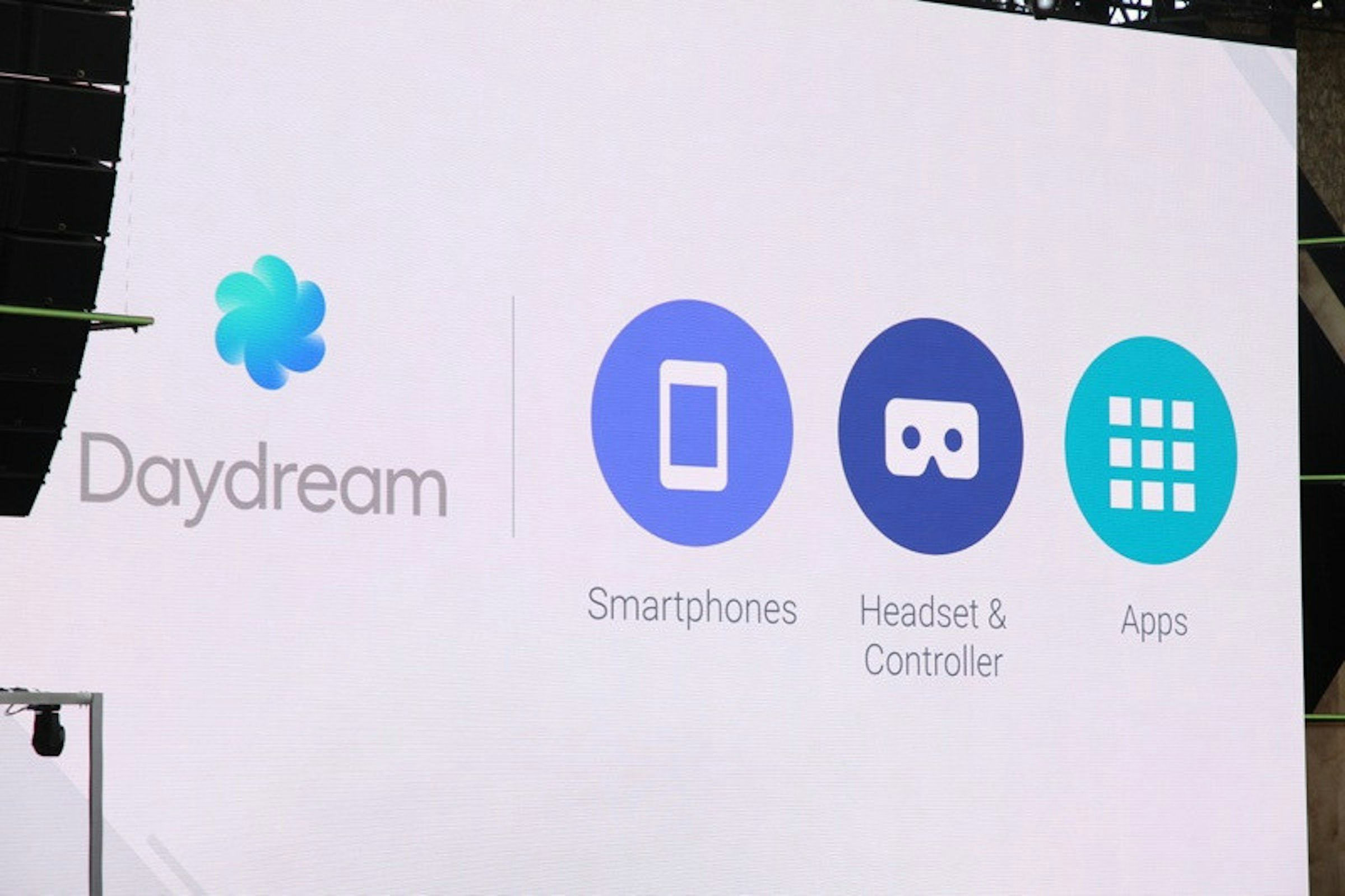 是Google自製VR顯示器、「白日夢」VR平台近期內推出這篇文章的首圖