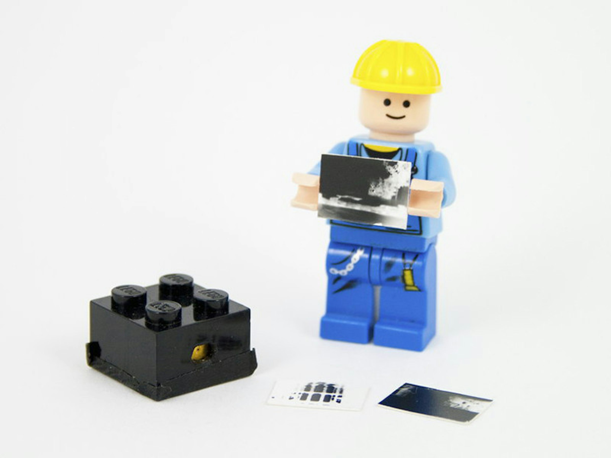 是可能是世上最細 LEGO 相機 – 2X2 厚磚針孔相機這篇文章的首圖
