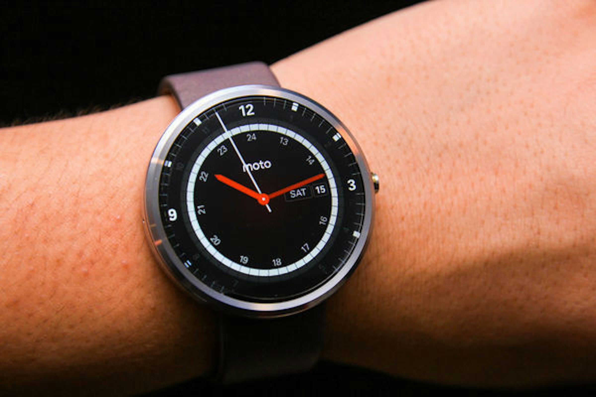 是「開箱」簡約低調的華麗——Moto 360 圓錶面Smart Watch這篇文章的首圖