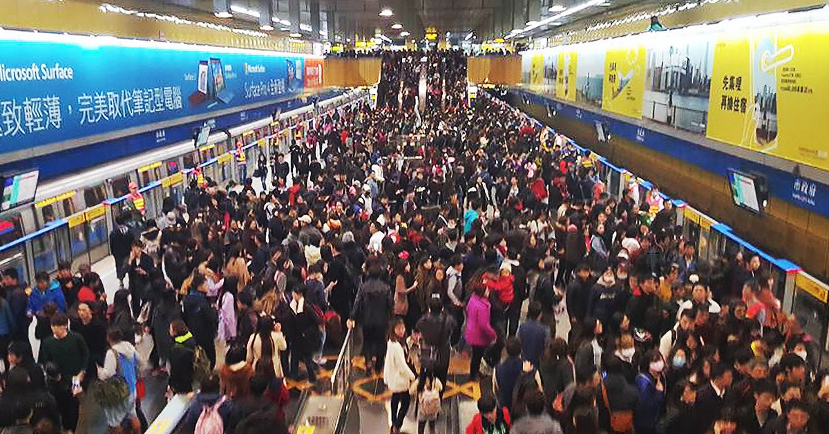 是五十萬人的跨年回家之路！來看台北捷運如何疏通跨年夜的超爆量乘車人次，讓大家都能平安到家！這篇文章的首圖
