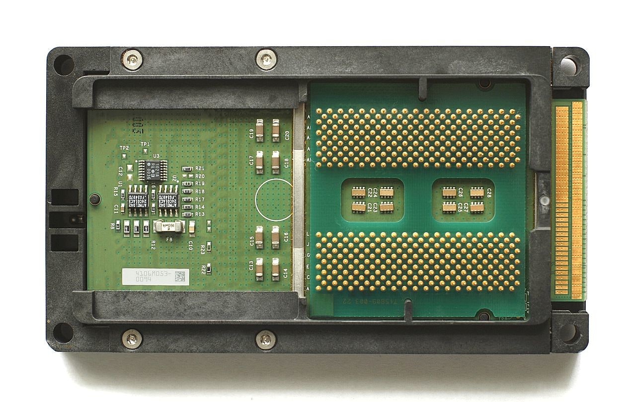 Microcontroller, Hewlett-Packard, Itanium, Central processing unit, Computer hardware, Intel, , , , Xerox, Itanium, electronics, microcontroller, computer component, technology, electronic device, circuit prototyping, display device, personal computer hardware, electronics accessory, computer hardware