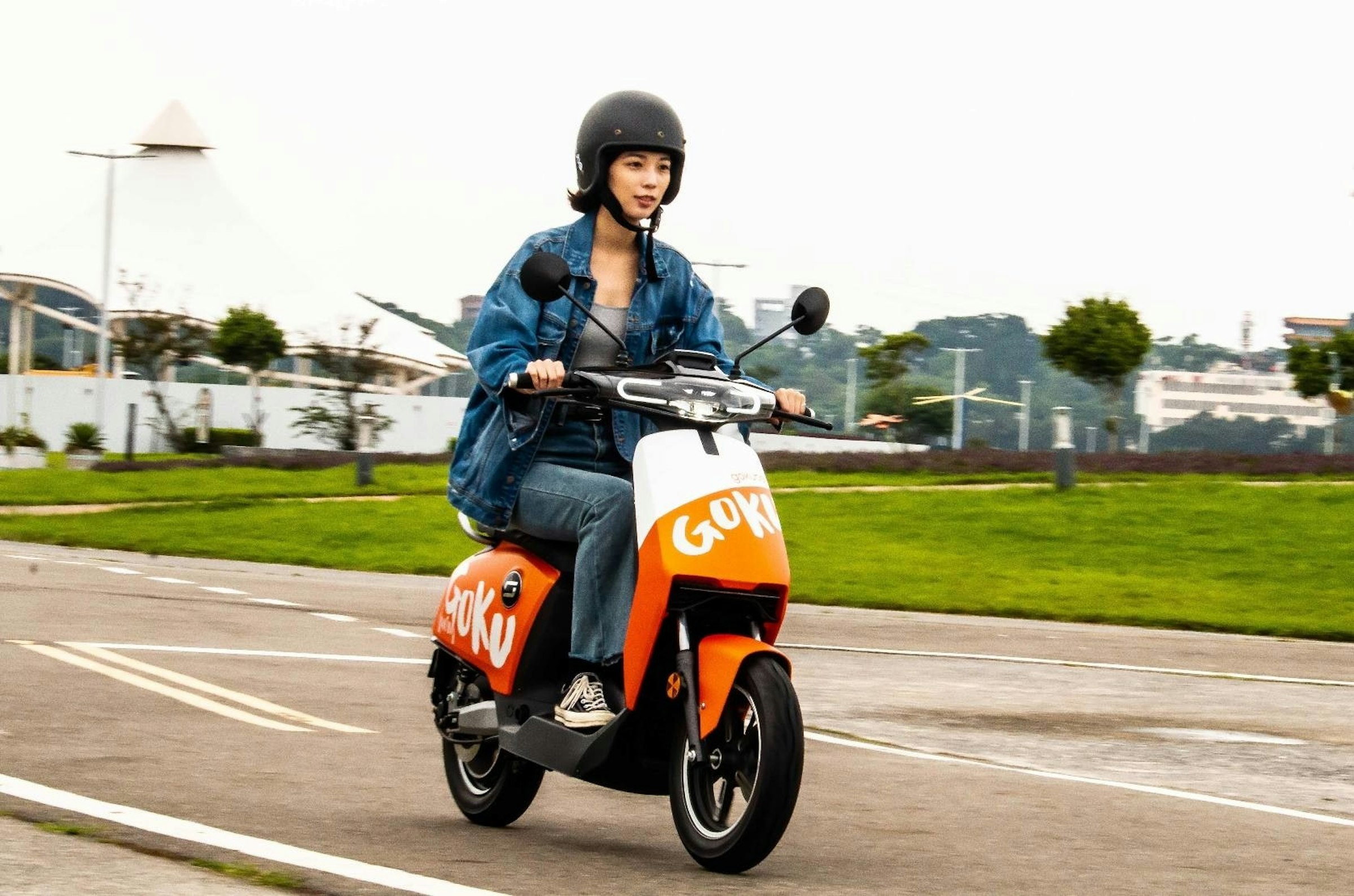Car, Vespa, Wheel, Motor vehicle, Vehicle, Pound, car, scooter, motor vehicle, car, motorcycle, vehicle, motorcycling, vespa, product, wheel
