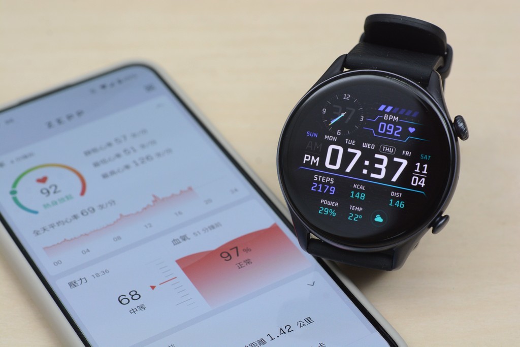 Amazfit GTR 3 Pro智慧手錶評測心得：45秒測量4種指標、游泳心率偵測