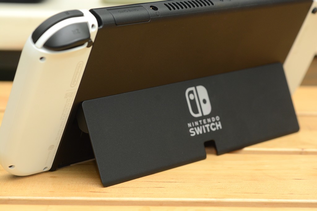 新舊任天堂Switch比較初代主機玩家值不值得升級OLED版本Switch？ #掌機