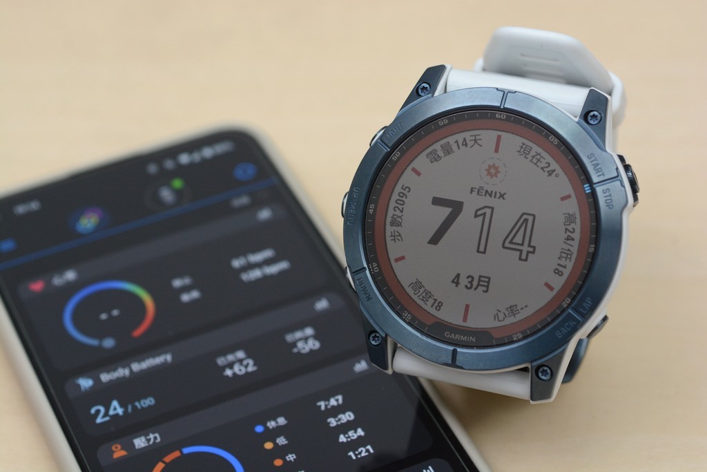 Garmin Fenix 7X智慧手錶評測：太陽能充電錶面、夜跑警示燈、按鈕與觸控雙模式