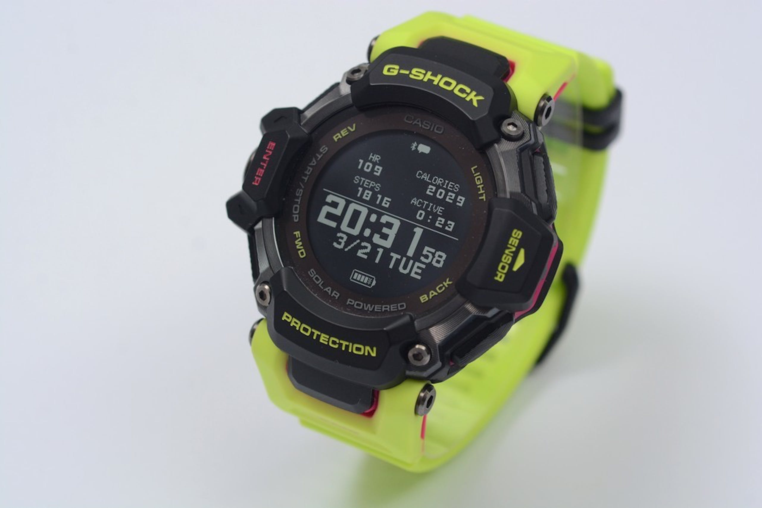 Casio G-Shock GBD-H2000智慧手錶评测：太阳能充电搭配超长续航力、6感应器与内建GPS、售价14000元