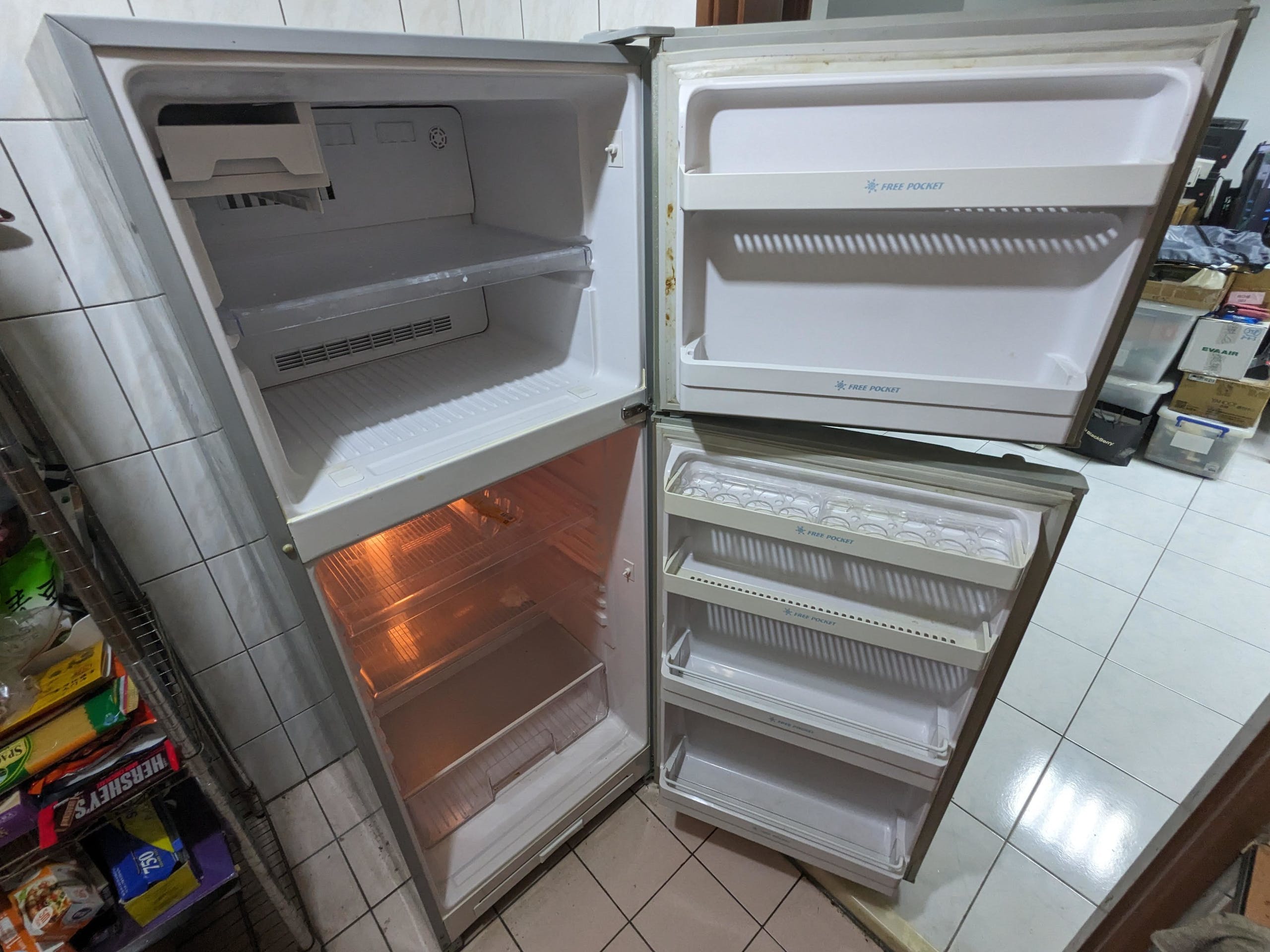 照片中提到了X、S、A，包含了冰箱、冰箱、M-017、器具、大家電
