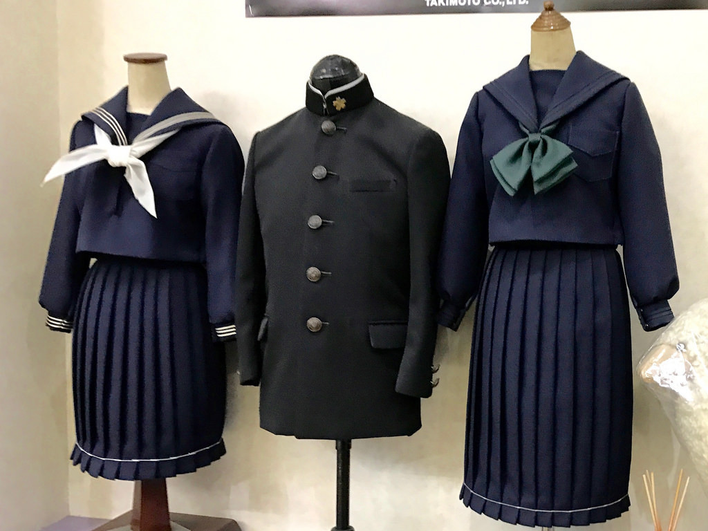 面白日本] 喜歡日本高校生制服？制服店裡上百種品項任君挑選～ (114377