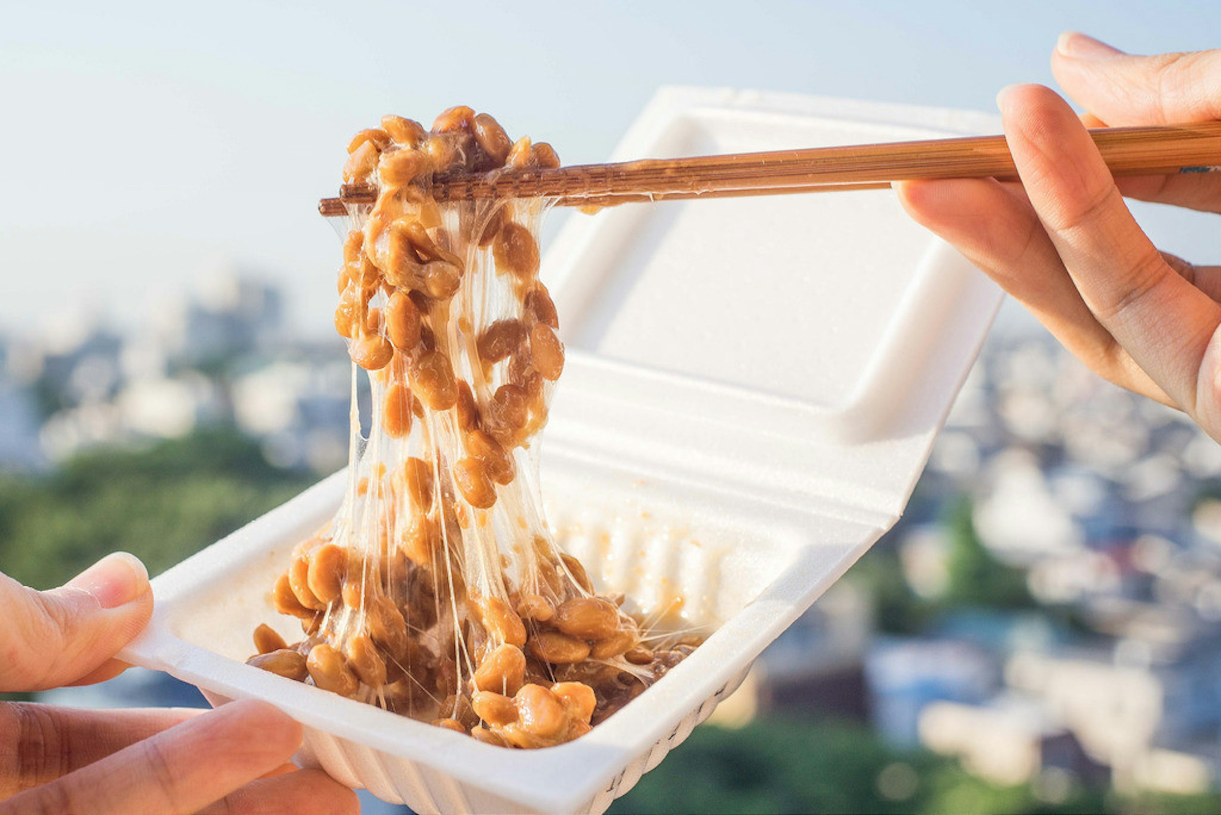 是[面白日本] 不論你覺得他是臭臭豆還是香香豆，7/10 居然是「捏芭捏芭的納豆日」！這篇文章的首圖