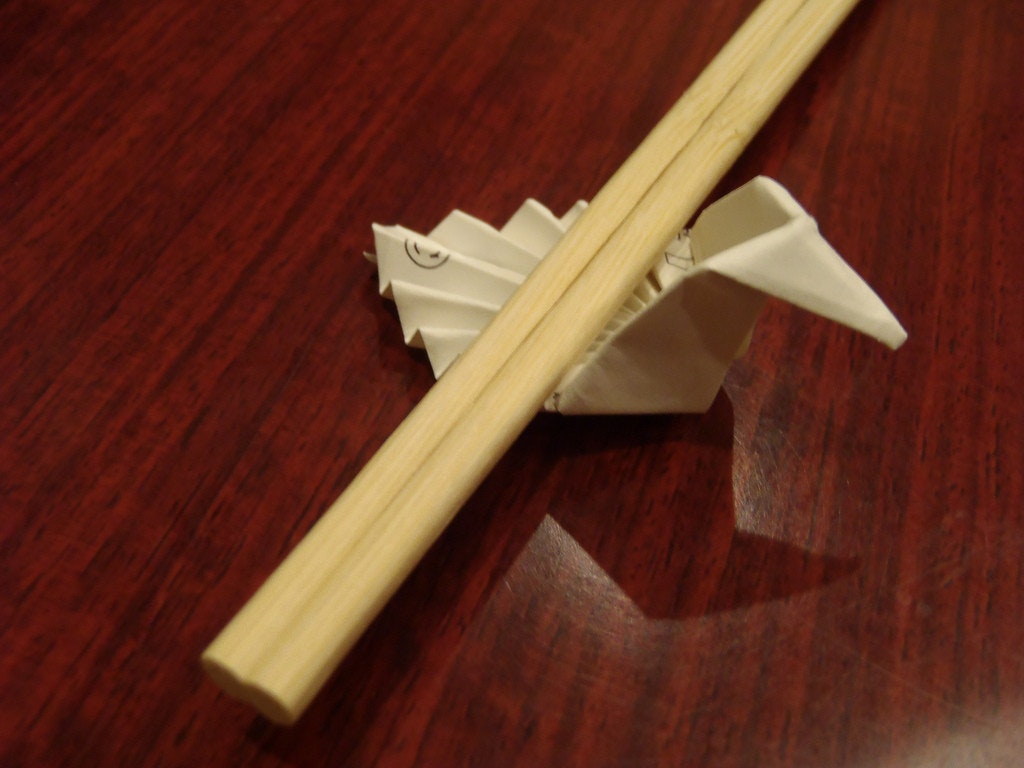 是[面白日本] 日式摺紙筷套一次上手（一）讓餐桌更優雅的「鴛鴦」這篇文章的首圖
