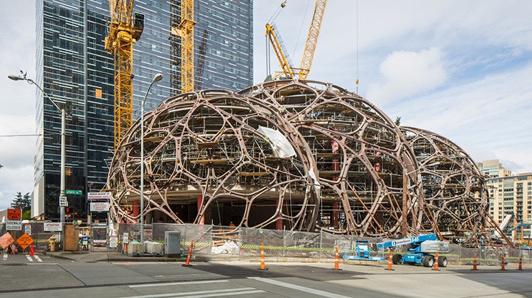 是全球最大電商 Amazon 的建築夢：綠建築球形玻璃屋這篇文章的首圖