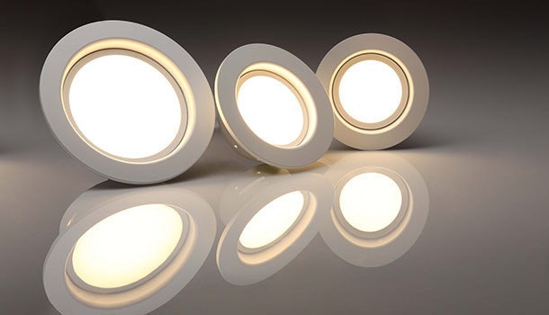 是LED 照射比一般燈泡更容易讓人睡不著！這篇文章的首圖