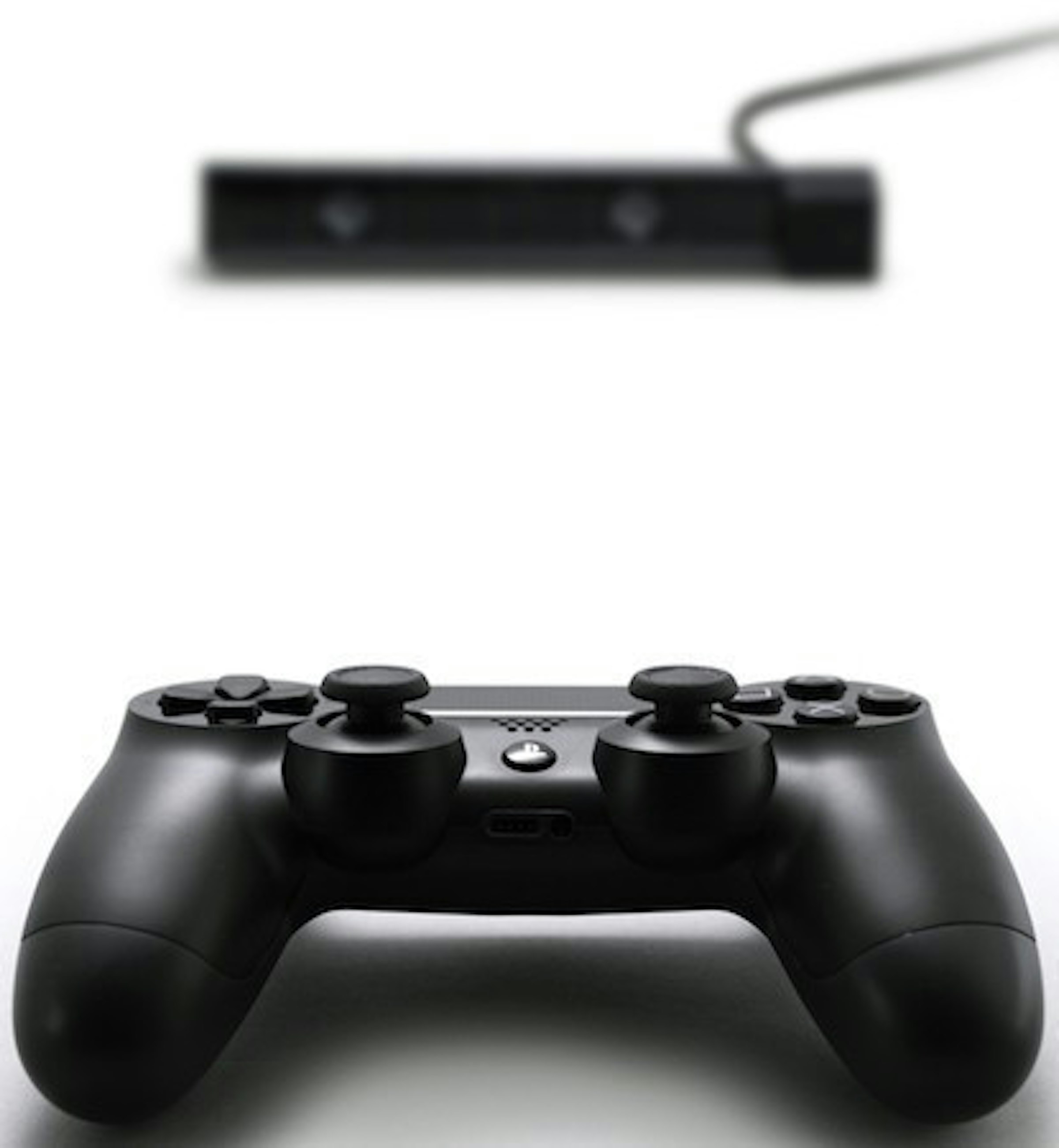 是更多 PlayStation 4 具體規格被公佈：PlayStation 4 Eye 售價 US$59、主機搭載 500GB 硬碟這篇文章的首圖