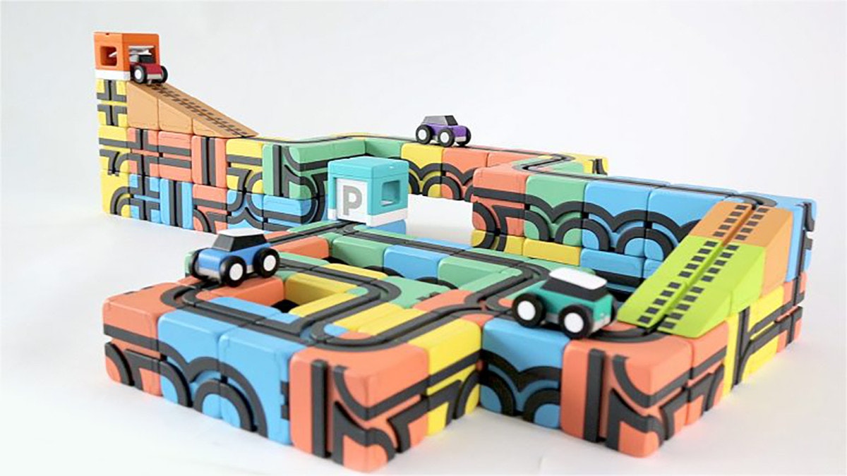 Toy, Child, Toy block, Product design, Design, Product, Copyright, All rights reserved, Angle, Navigation, Toy, Cartoon, Toy, Animation, Illustration, Furniture, Fictional character, Games, Play, Art