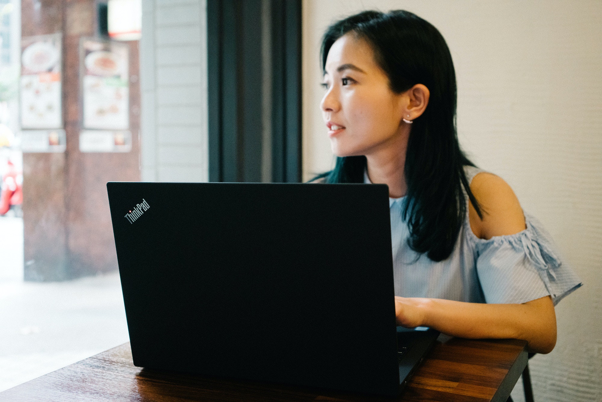Girl, Electronics, girl, Laptop, Netbook, Technology, Electronic device, Room, Job, Black hair, Student
