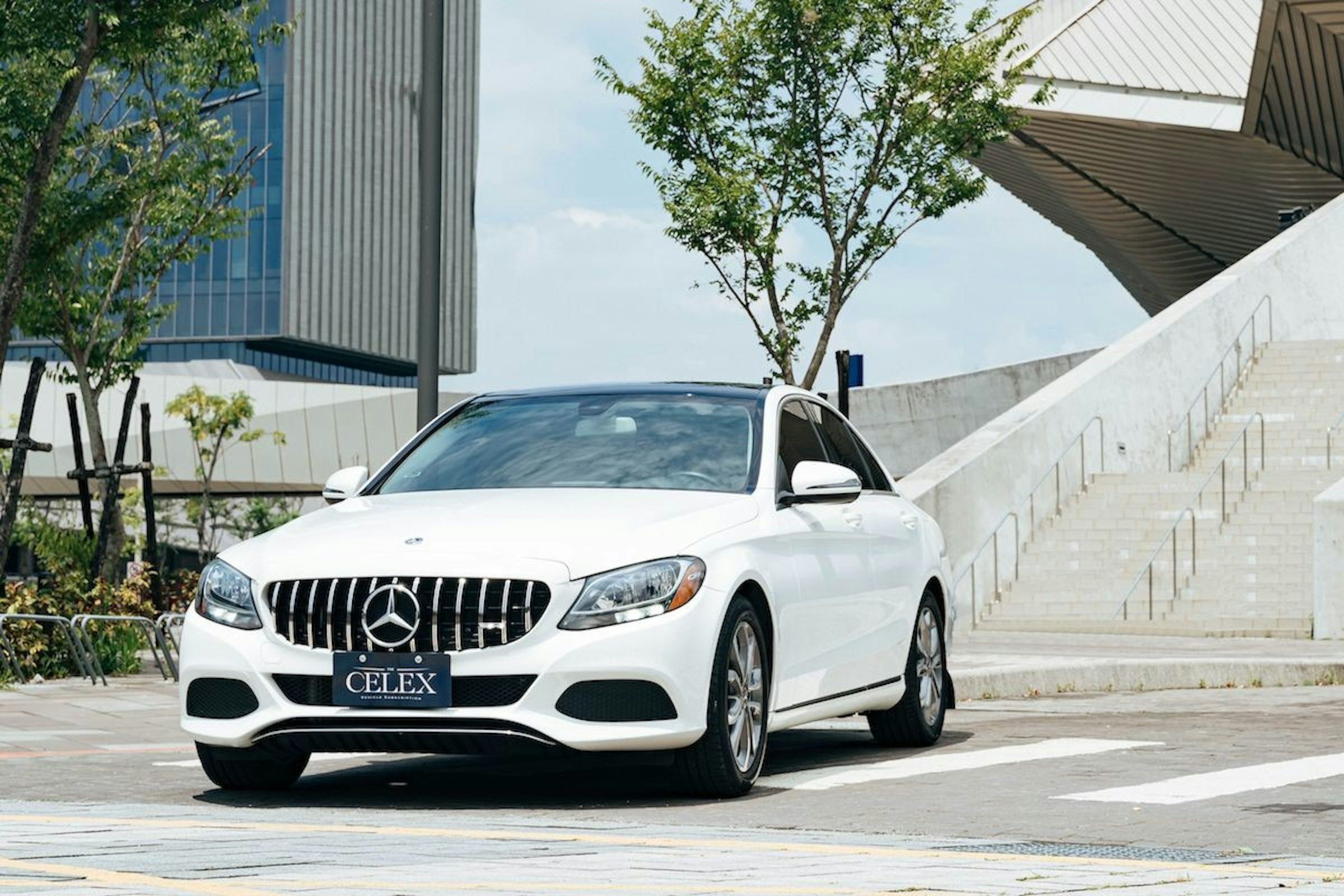 照片中提到了CELEX，包含了個人豪華車、梅賽德斯·奔馳C級、汽車、個人豪華車、梅賽德斯·奔馳