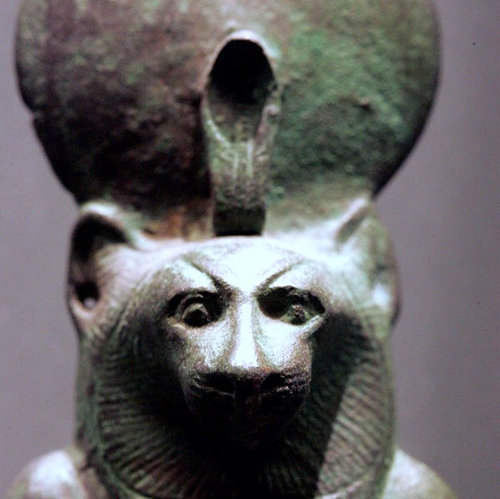 是數十隻貓咪木乃伊出土，貓咪是古埃及人的家庭守護神這篇文章的首圖
