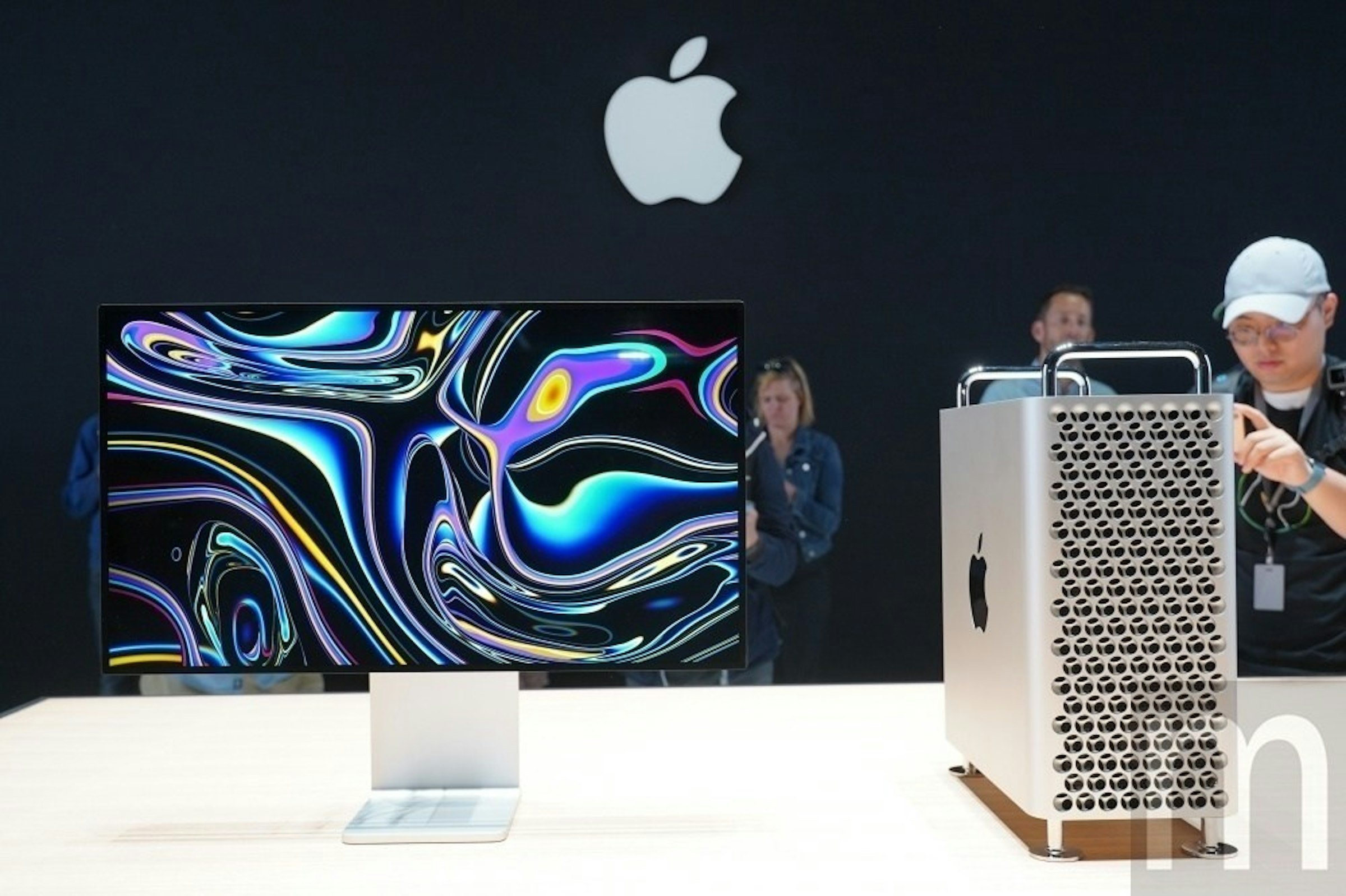 Apple MacBook Pro, Apple Worldwide Developers Conference, Apple Mac Pro, iPad 4, Apple, , Apple Pro Display XDR, Display device, Computer, Retina display, Apple Mac Pro, Product, Technology, Design, Electronic device, Desktop computer, Audio equipment, Multimedia, Display device, Graphic design, Electronics
