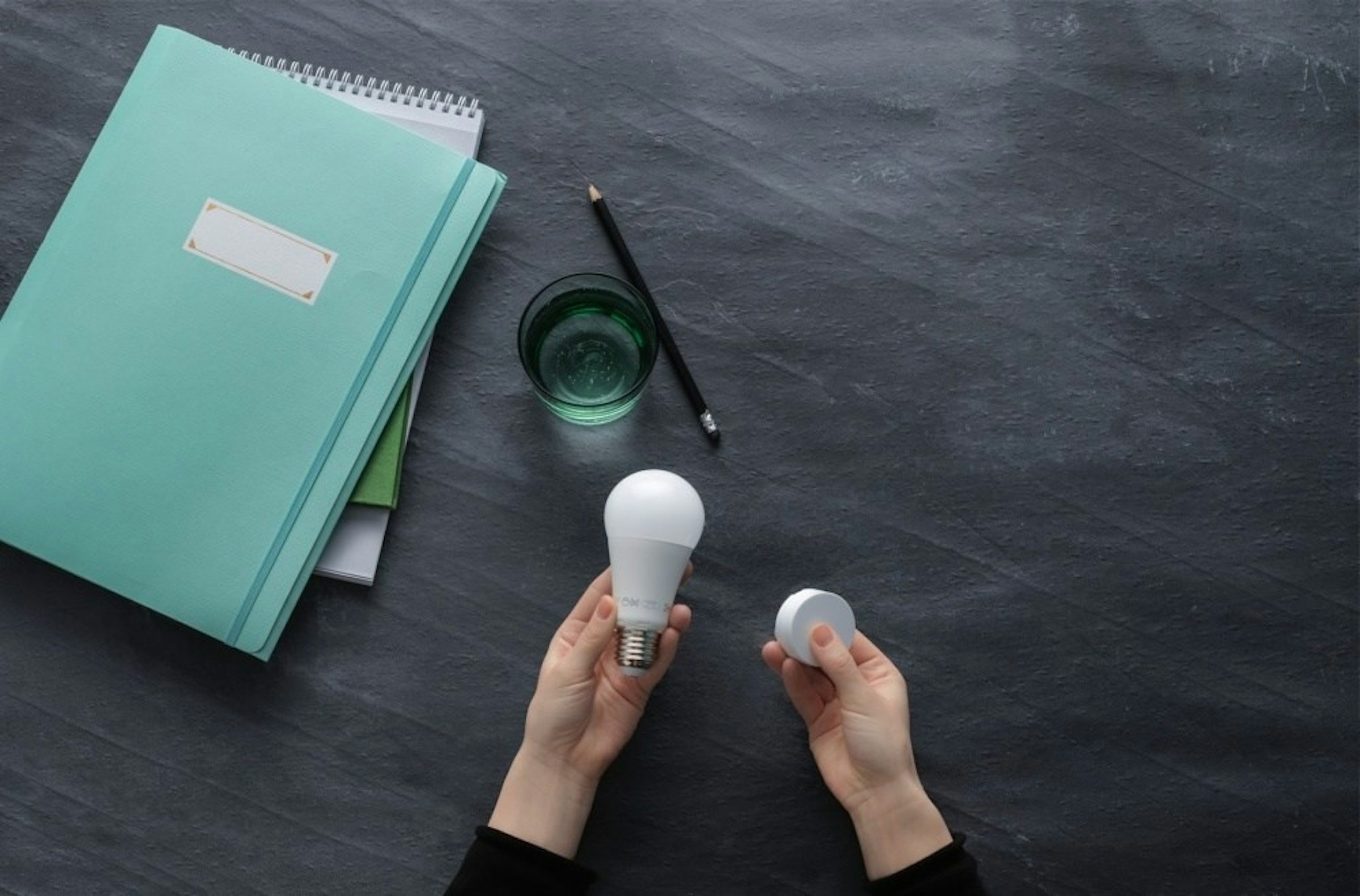 Light, Incandescent light bulb, LED lamp, Edison light bulb, Light-emitting diode, Lamp, Lighting, Smart lighting, Edison screw, Lamp, Incandescent light bulb, Green, Hand, Finger