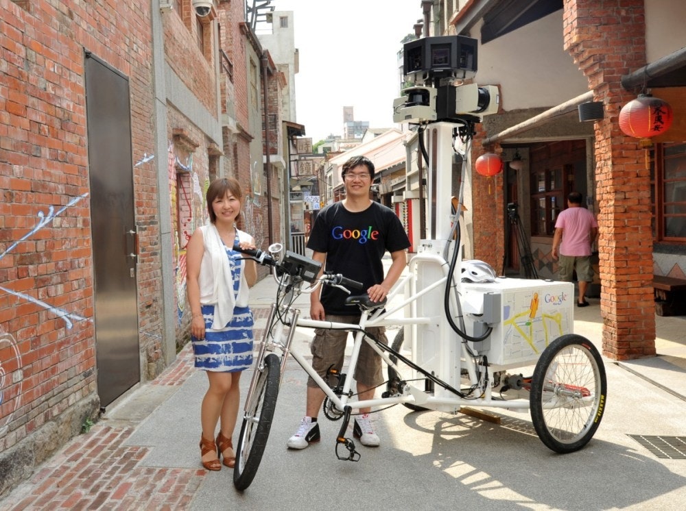 照片中提到了Google、1、Google，包含了剝皮寮歷史街區、黃包車、公路自行車、三輪車、自行車