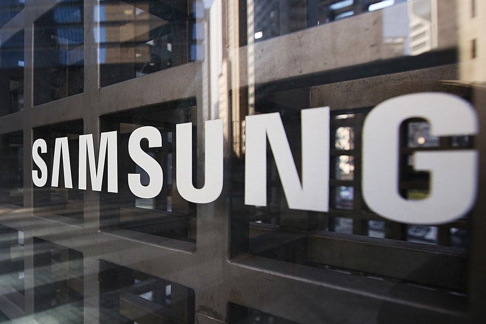 照片中提到了1、SAMSUNG,跟三星集團有關,包含了2018年全球最大廣告主、三星、世界、大的、三星電子