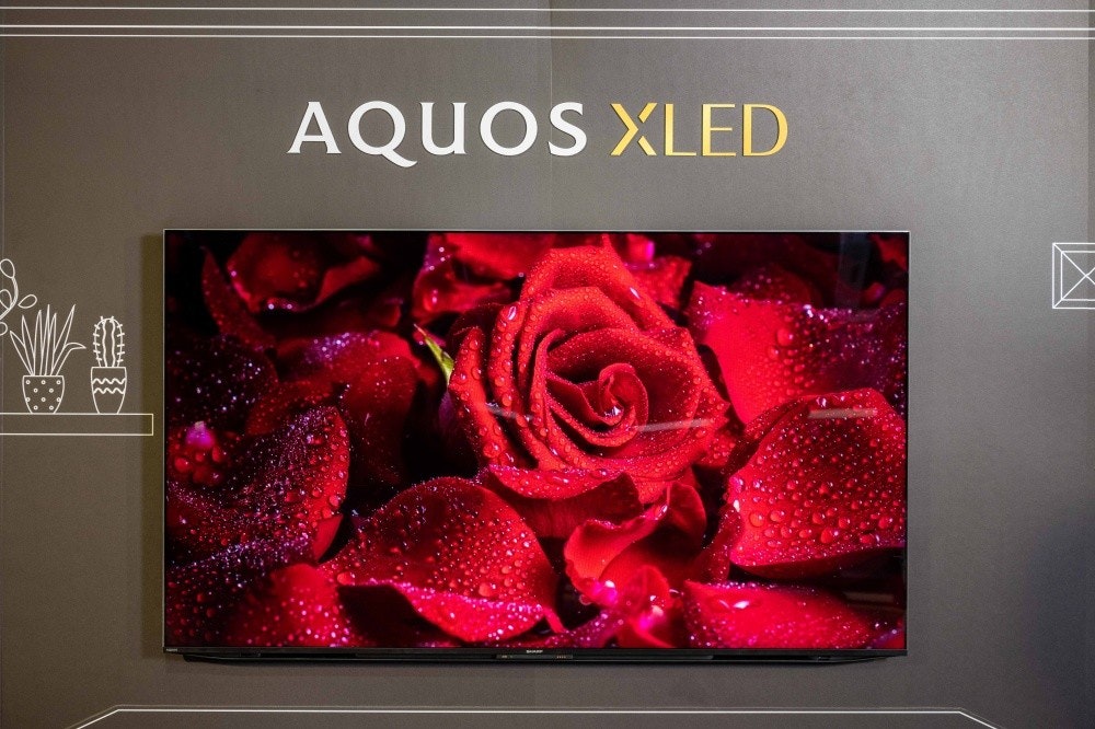 照片中提到了AQUOS XLED,跟簽名收藏有關,包含了夏普Aquos、夏普Aquos、尖銳、夏普公司、發光二極管