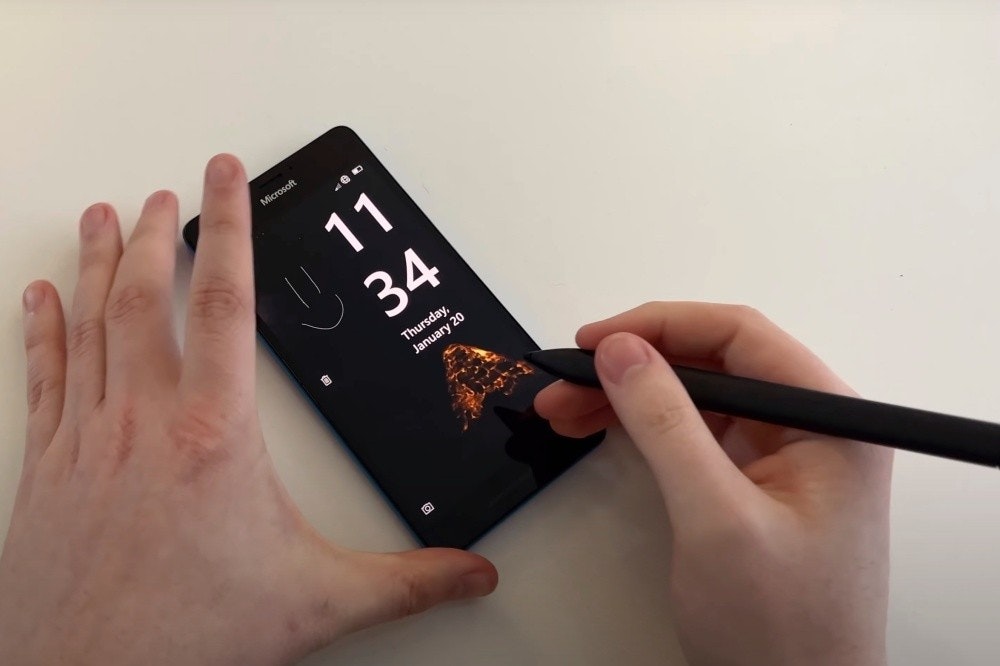 照片中提到了Microsoft、11、34,包含了小工具、微軟 Lumia 950、微軟、視窗中央、馬什迪吉