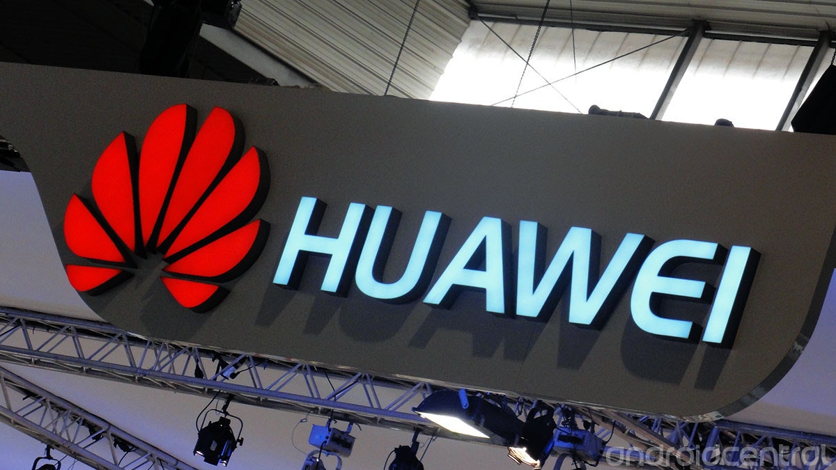 照片中提到了HUAWEI、androidcentral，跟了華為有關，包含了標牌、中國、手機