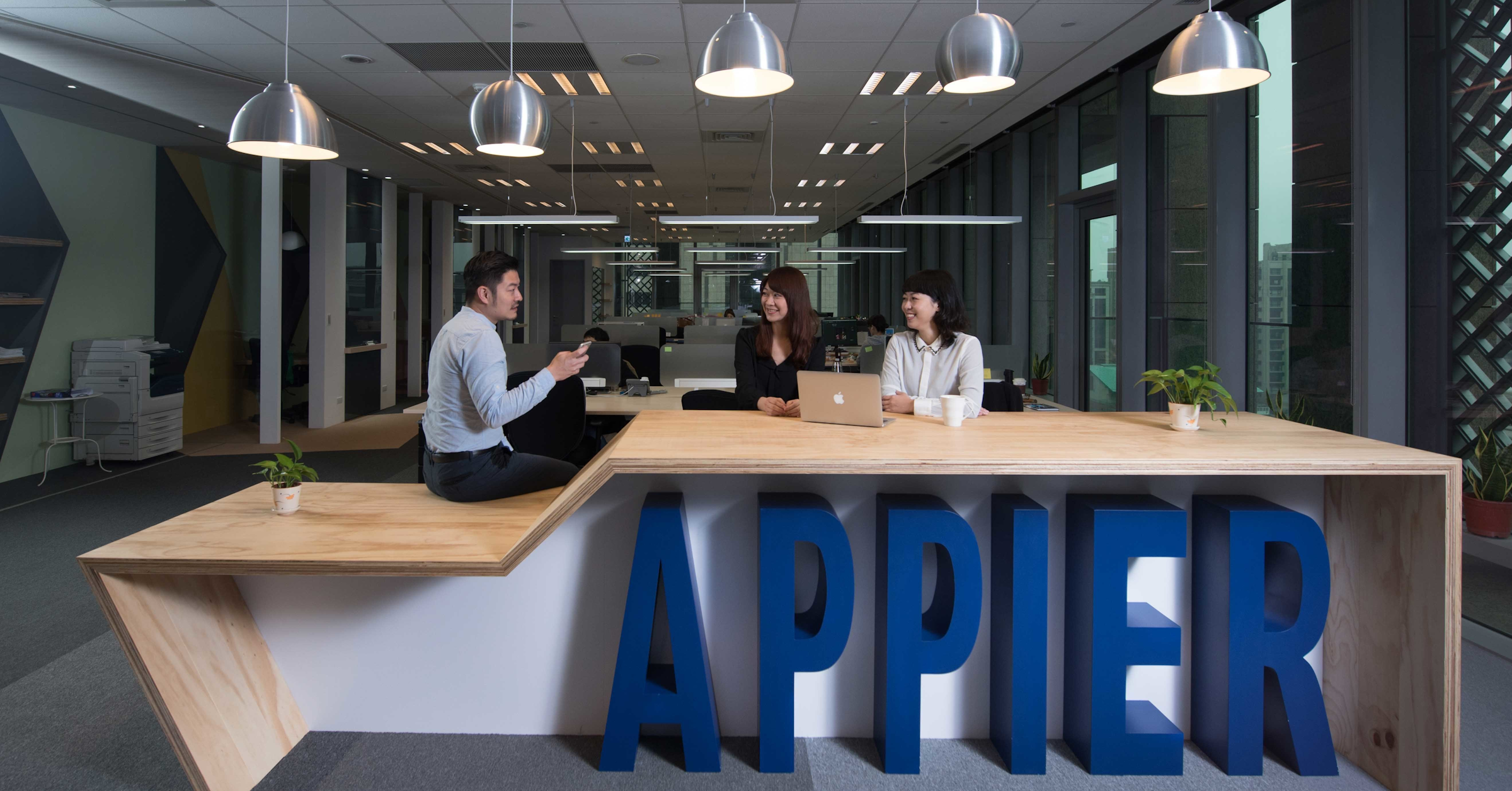 照片中提到了PPIER，包含了表、Appier Inc.、股份公司、商業、工程師