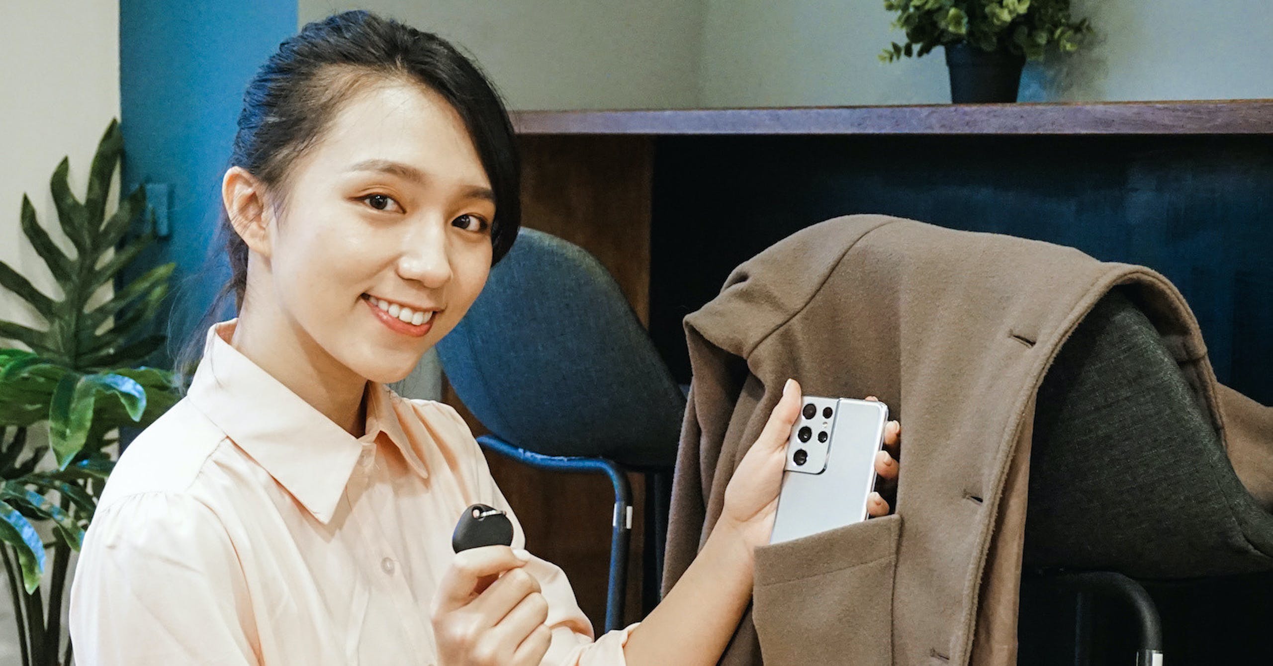 照片中包含了女孩