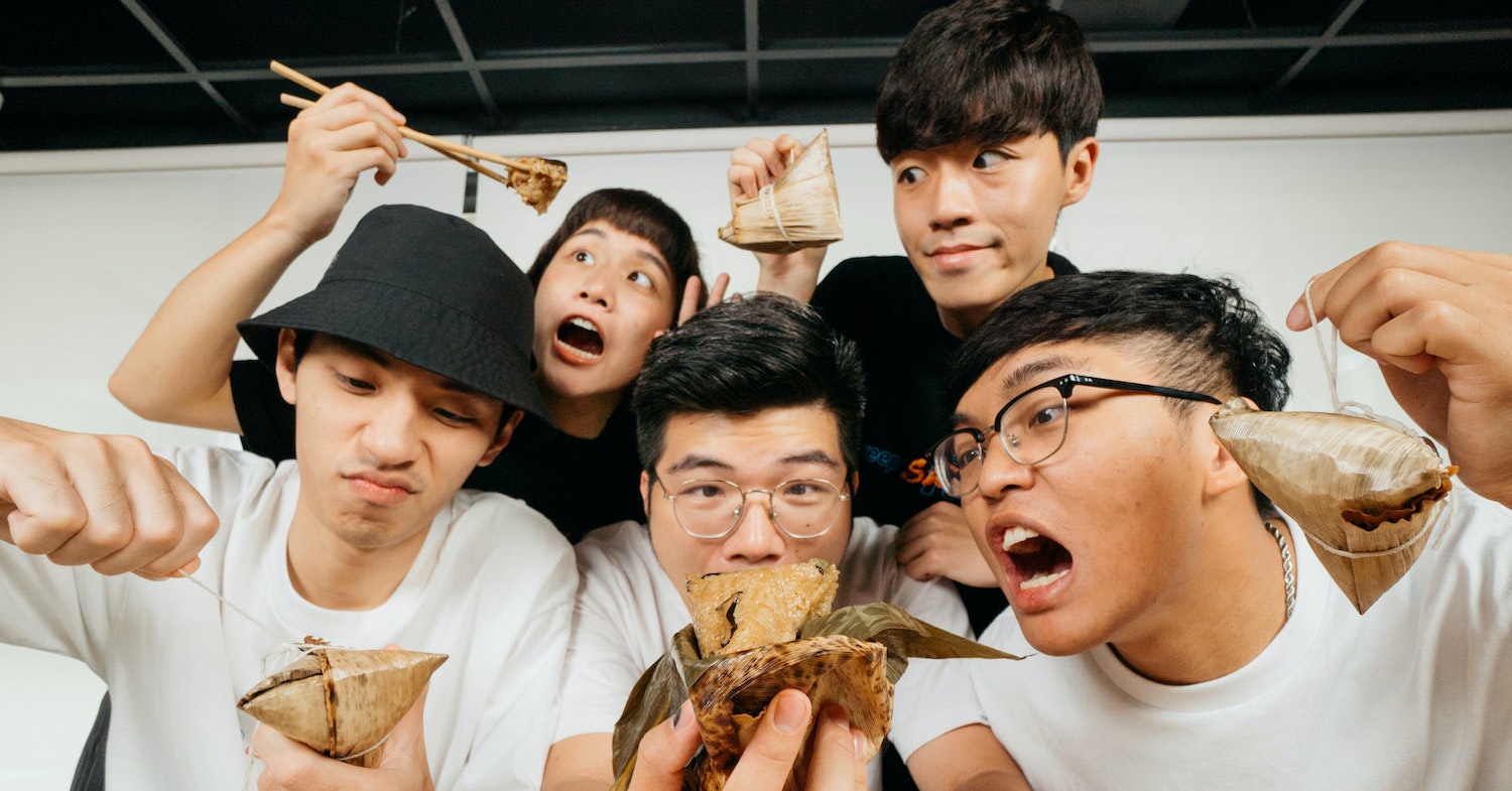 照片中提到了ee、SA,包含了好玩、碟網、三井美食M