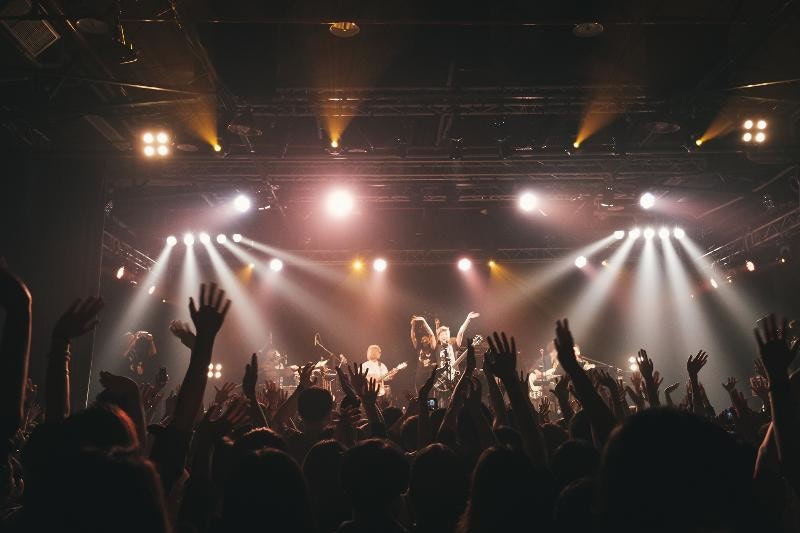 Concert, Music, Legacy Taipei, Audience, Guitarist, Rock concert, Musical ensemble, Musician, Performing arts, Auditorium, Denise Ho, concert, crowd, rock concert, entertainment, stage, performance, event, audience, performing arts, darkness